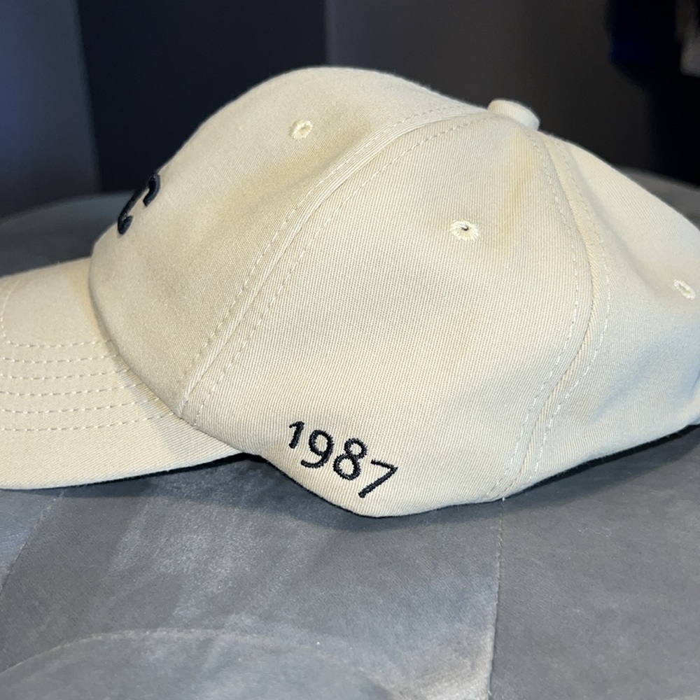 Baseball cap - Picture 2 of 3